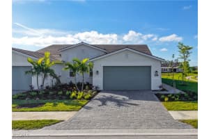 8735 Catamaran Dr 3b-villa, Naples