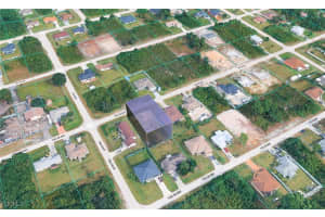 2617 10th Street, Lehigh Acres, FL 33976 - MLS#2026005060