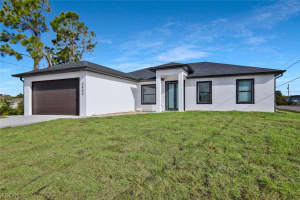 3800 24th Street, Lehigh Acres, FL 33976 - MLS#2026005579