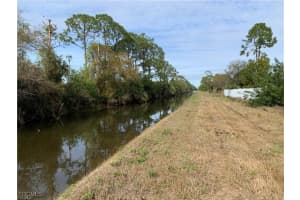 4947 28th Street, Lehigh Acres, FL 33973 - MLS#2026005668