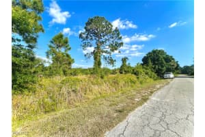 18 Roosevelt Avenue, Lehigh Acres, FL 33936 - MLS#2026005709
