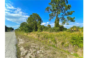 18 Roosevelt Avenue, Lehigh Acres, FL 33936 - MLS#2026005709