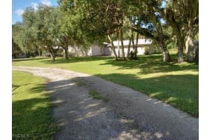 2687 Old Lakeport Road, Moore Haven, FL 33471 - MLS#2026005931