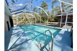 530 7th St Sw, Naples