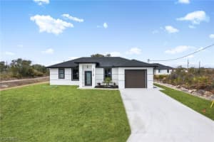 2718 67th St W, Lehigh Acres