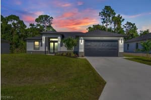 2804 10th Street, Lehigh Acres, FL 33971 - MLS#2026006075