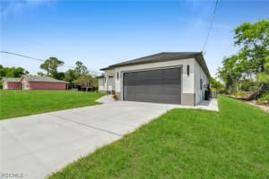 2804 10th Street, Lehigh Acres, FL 33971 - MLS#2026006075