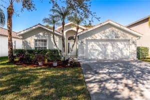 9835 Blue Stone Cir, Fort Myers