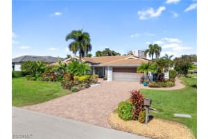 977 Waterway Drive, Fort Myers, FL 33919 - MLS#2026006197