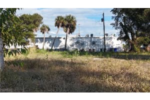 76 Alameda Avenue, Fort Myers, FL 33905 - MLS#2026006205