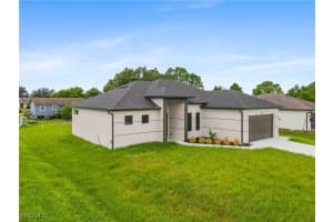 2809 25th Street, Lehigh Acres, FL 33976 - MLS#2026006243