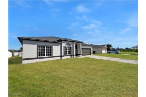 906 Alfreda Avenue, Lehigh Acres, FL 33971 - MLS#2026006593