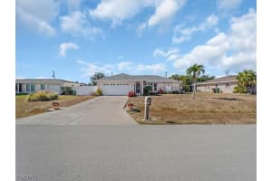 2206 8th Place, Cape Coral, FL 33990 - MLS#2026006888