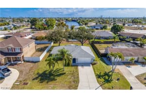 2411 8th Place, Cape Coral, FL 33990 - MLS#2026006910