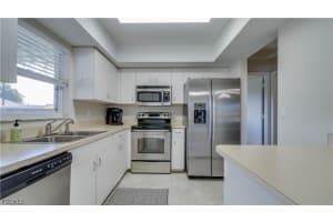 2411 8th Place, Cape Coral, FL 33990 - MLS#2026006910