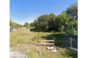 8395 Ebson Dr, North Fort Myers