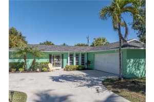 913 Se 26th Ter, Cape Coral