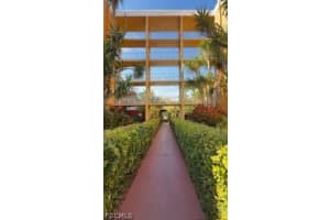 2366 Mall Drive, Fort Myers, FL 33901 - MLS#2026007259