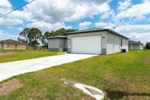 2809 18th Street, Lehigh Acres, FL 33976 - MLS#2026007473