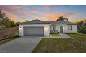 809 Bell Blvd S, Lehigh Acres