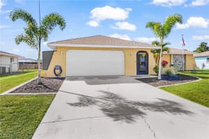 2114 Bolado Parkway, Cape Coral, FL 33990 - MLS#2026007527