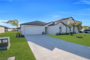 17567 Paradiso Way, North Fort Myers, FL 33917 - MLS#2026007548