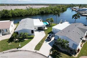 17731 Canal Cove Ct, Fort Myers Beach