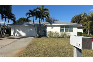 1357 Kingswood Ct, Fort Myers