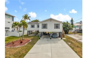8010 Buccaneer Dr, Fort Myers Beach