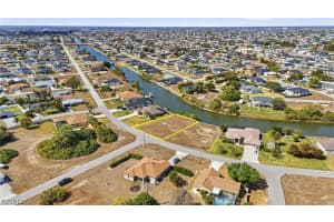 337 5th Terrace, Cape Coral, FL 33909 Sold 03/27/26