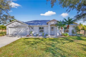 921 47th Ave Ne, Naples