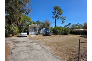 8085 Hart Dr, North Fort Myers