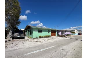 2650 Coco Plum Dr, Matlacha