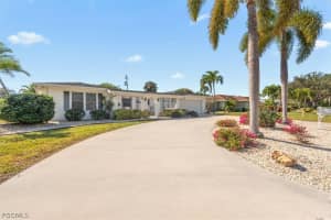 1344 Mayfair Terrace, Fort Myers, FL 33919 - MLS#2026008339