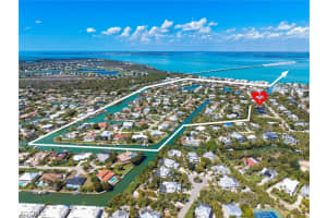 668 Anchor Dr, Sanibel