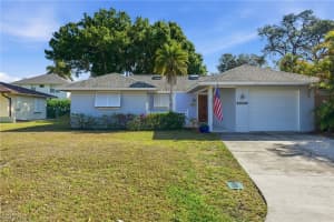 2500 10th St N, Naples