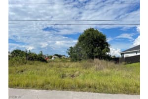 3904 11TH Street, Lehigh Acres, FL 33971 - MLS#2026008662