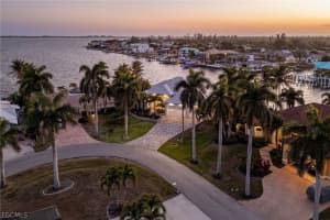 218 Bayshore Drive, Cape Coral, FL 33904 - MLS#2026008767