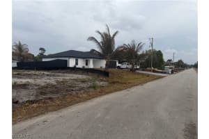 425 Lillon Avenue, Lehigh Acres, FL 33974 - MLS#2026008910