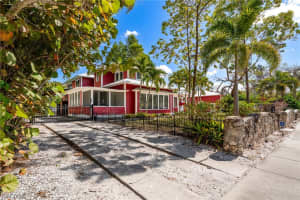 1525 Palm Avenue, Fort Myers, FL 33916 - MLS#2026008944