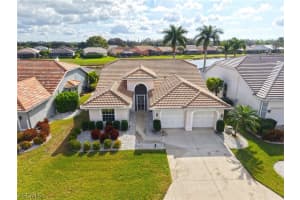 9110 Old Hickory Cir, Fort Myers