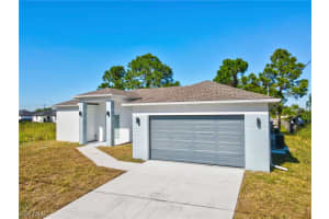 3022 33RD Street, Lehigh Acres, FL 33976 - MLS#2026009025