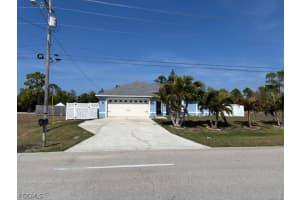 303 Wilmington Parkway, Cape Coral, FL 33993 - MLS#2026009044