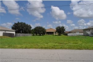 3904 9th Street, Lehigh Acres, FL 33971 - MLS#2026009053