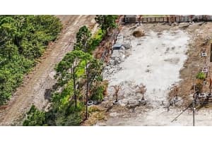 2915 4th Street, Lehigh Acres, FL 33971 - MLS#2026009093