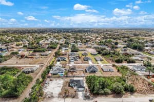 2915 4th Street, Lehigh Acres, FL 33971 - MLS#2026009093