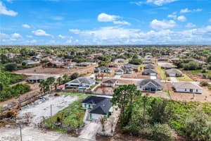 2915 4th Street, Lehigh Acres, FL 33971 - MLS#2026009093