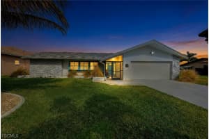 419 Pinecrest Court, Cape Coral, FL 33904 - MLS#2026009375