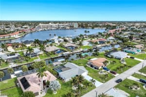 419 Pinecrest Court, Cape Coral, FL 33904 - MLS#2026009375