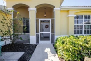 2040 Embarcadero Way, North Fort Myers, FL 33917 - MLS#2026009388